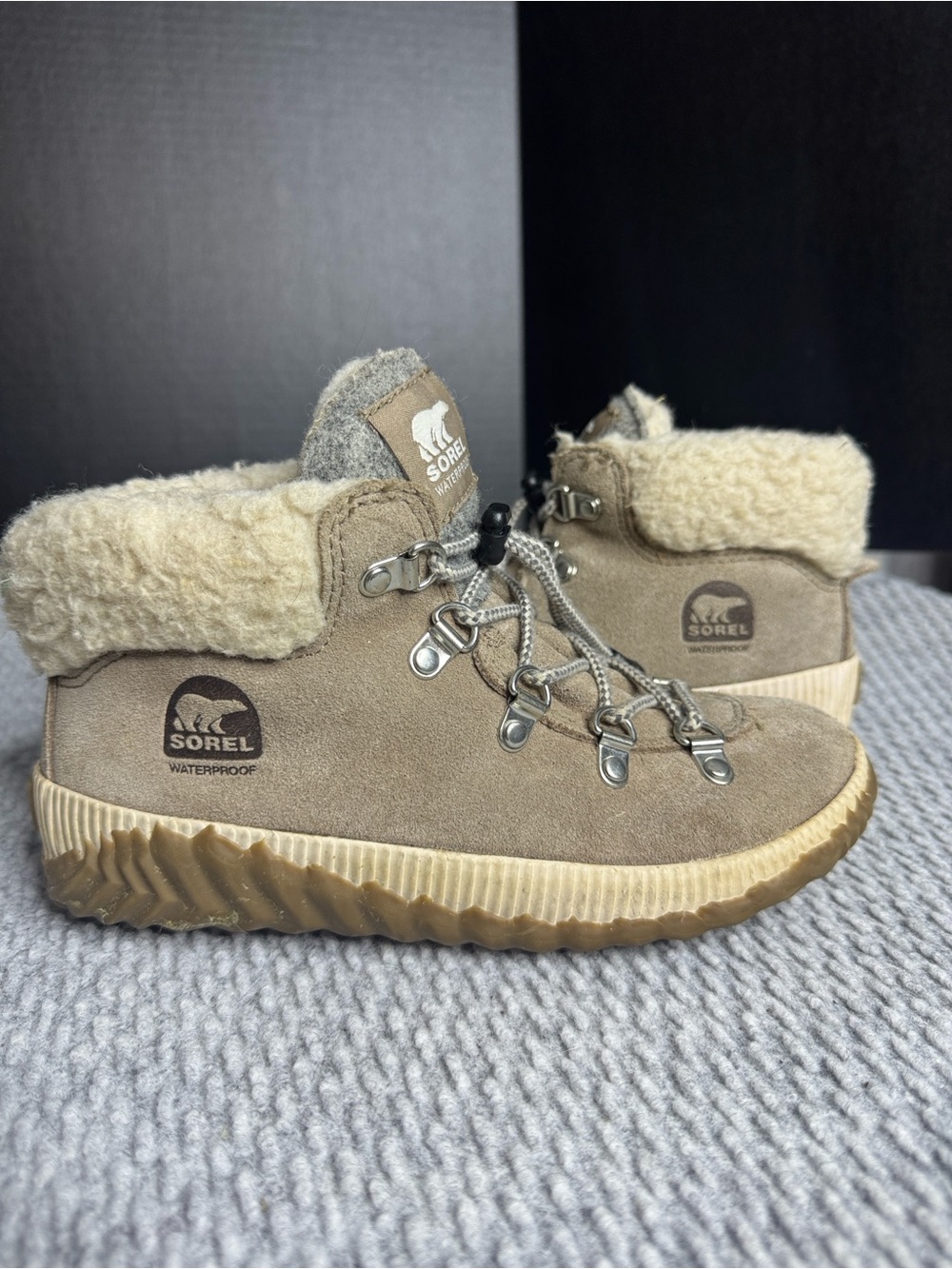 Sorel Kids Out N About Conquest Boot Sz 2 Tan / Beige Unisex